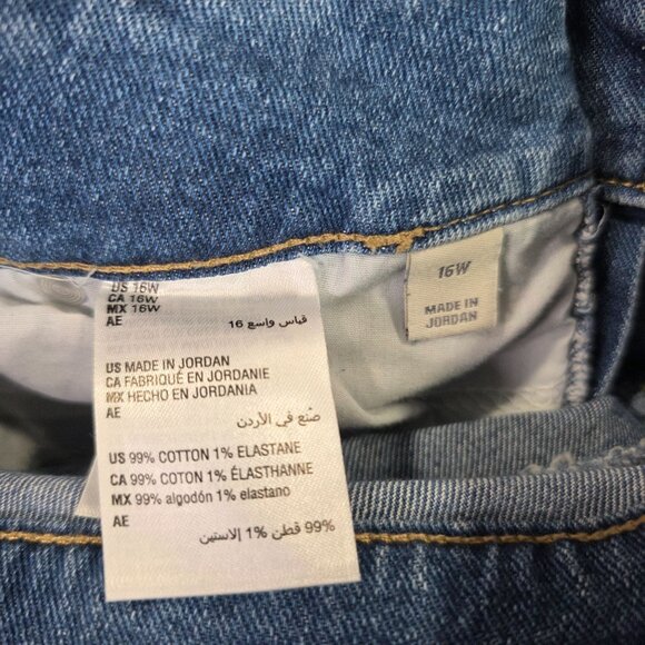 Womens Style & Co Distressed Blue Denim Capri Jeans Rolled Cuff Stretch Size 16W - Picture 3 of 10